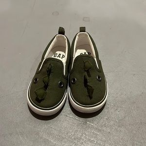 Gap toddler boys Dino shoes